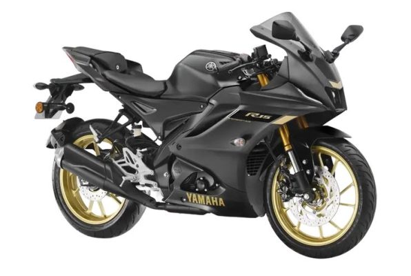 Yamaha R15 V4, Colour-Metalic Black